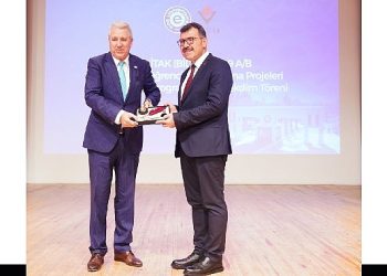 TÜBİTAK Başkanı Mandal, EÜ’de öğrencilerle bir araya geldi